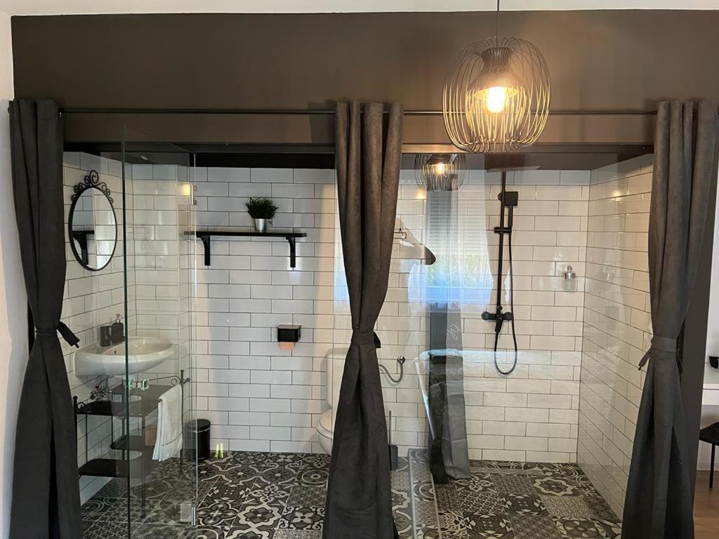 4 Stars Rooms Near Airport Scitarjevo Luaran gambar